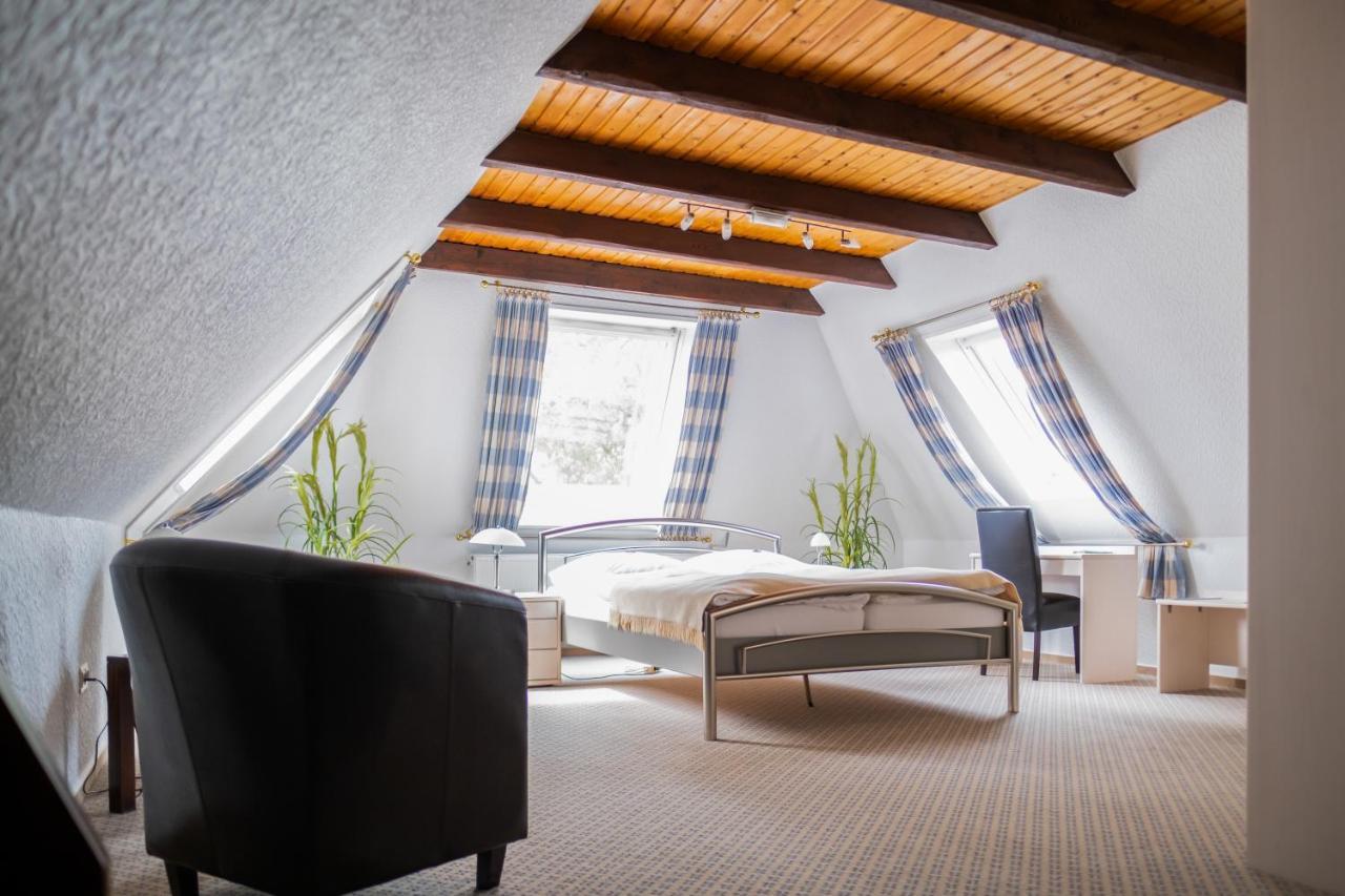 Land-Gut-Hotel Restaurant Kreuz Meyer Щур Екстериор снимка