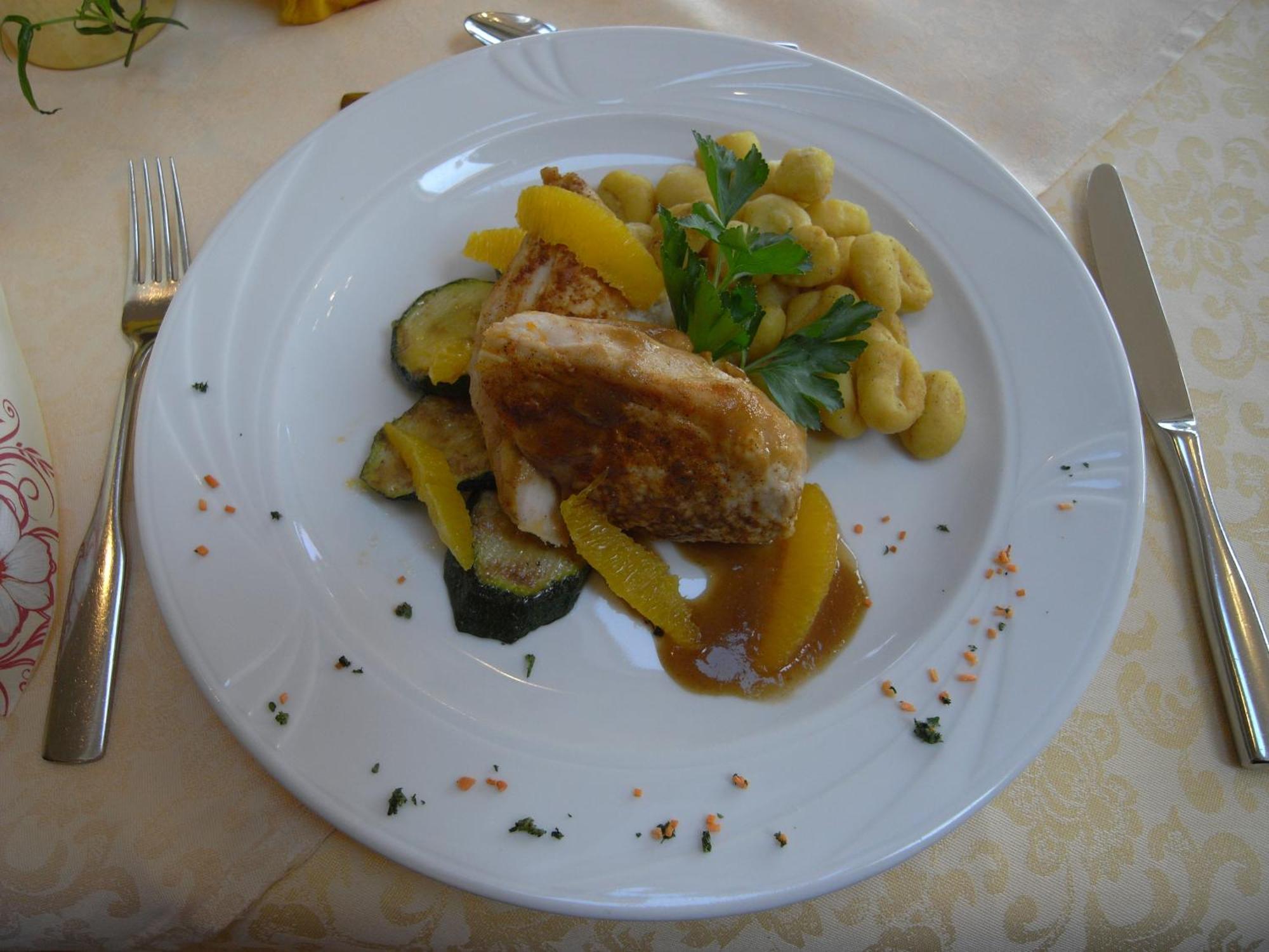Land-Gut-Hotel Restaurant Kreuz Meyer Щур Екстериор снимка